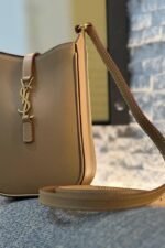 YSL HOBO 13CM - Image 4