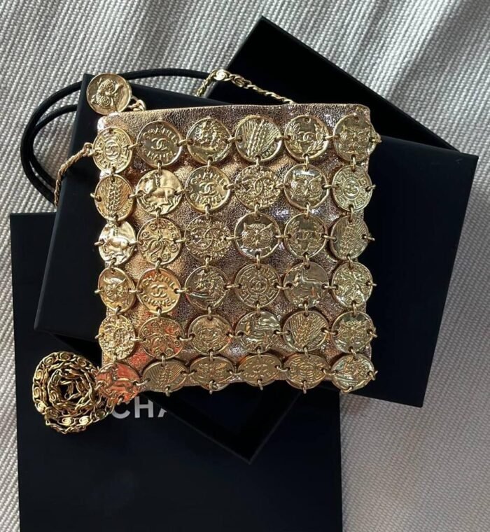 CHANEL 16CM - Image 1