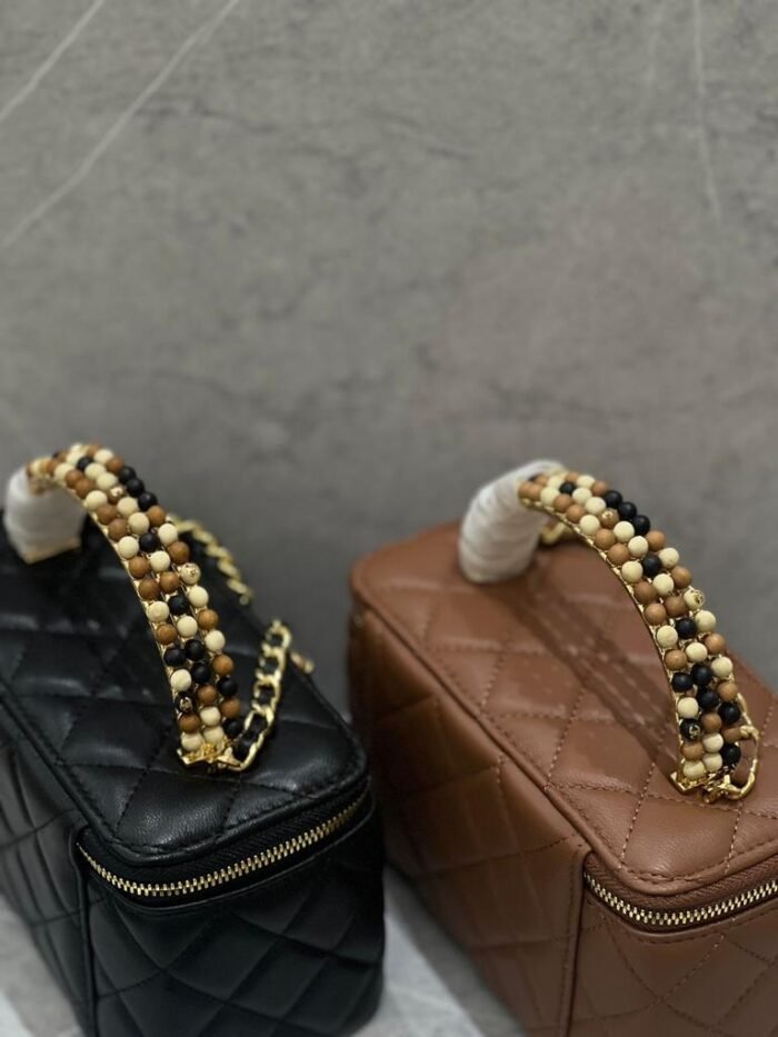 CHANEL VANITY - Image 2