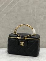 CHANEL VANITY - Image 4