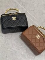 CHANEL VANITY