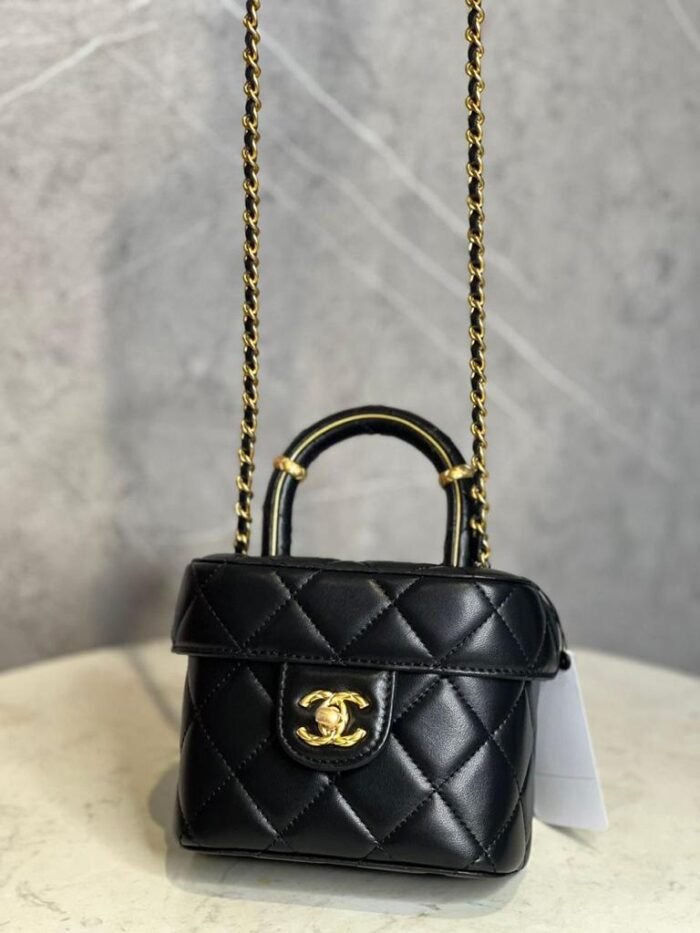 CHANEL VANITY - Image 4