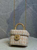 CHANEL VANITY BAG - Image 6