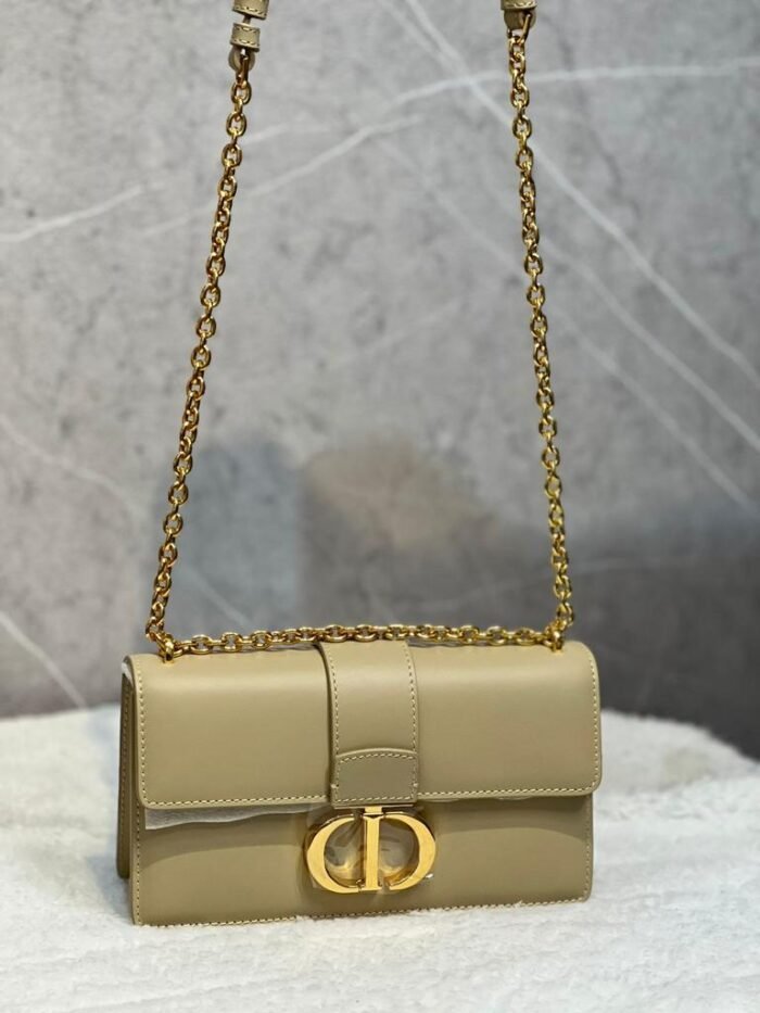 ⁦DIOR LEATHER FLAP CHAIN BAG 21 Cm⁩ - الصورة ⁦3⁩