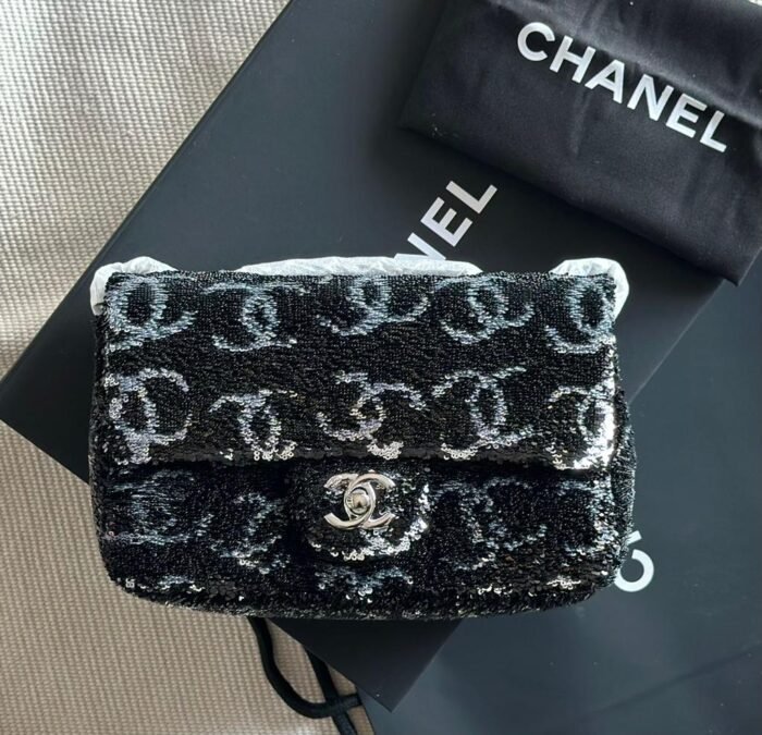 CHANEL 20CM - Image 1