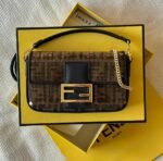 FENDI BAGUETTE 20CM