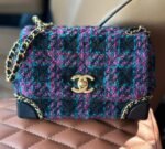 CHANEL FLAP BAG 19CM - Image 3