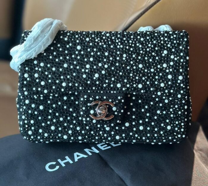 CHANEL 20 CM - Image 1