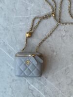 CHANEL VANITY BAG - Image 3
