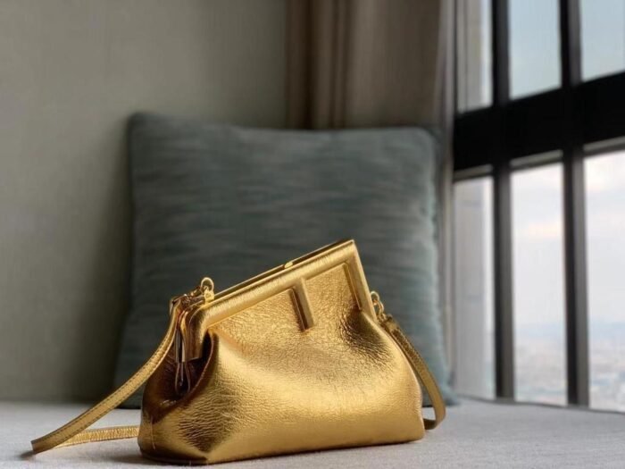 ⁦FENDI BAG 26 CM⁩ - الصورة ⁦3⁩