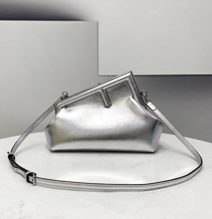 ⁦FENDI BAG 26 CM⁩ - الصورة ⁦1⁩