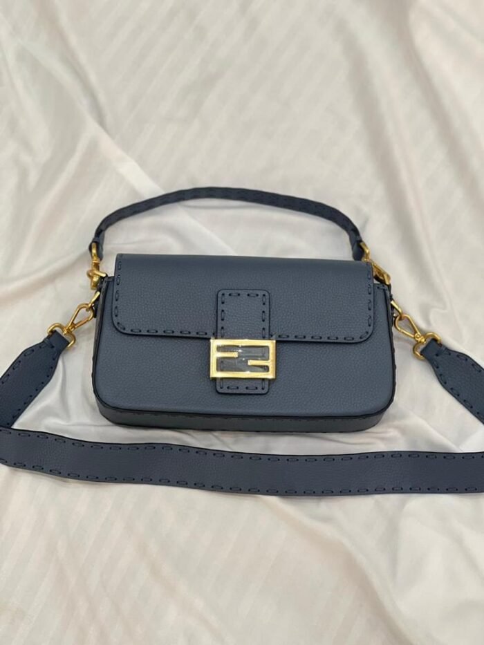 ⁦FENDI BAGUETTE 26cm⁩ - الصورة ⁦2⁩