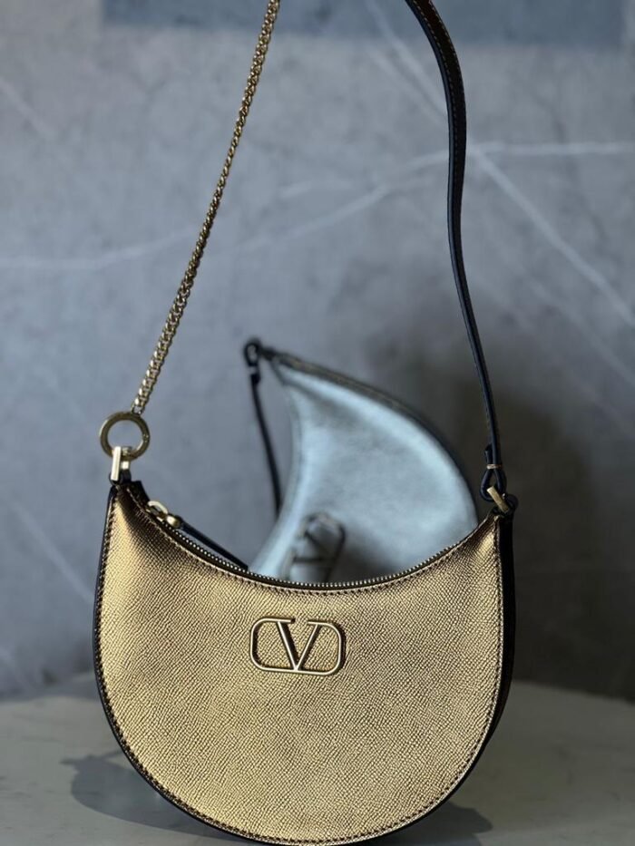 ⁦VALENTINO GARAVANI VSLING SHOULDERS BAG⁩ - الصورة ⁦2⁩