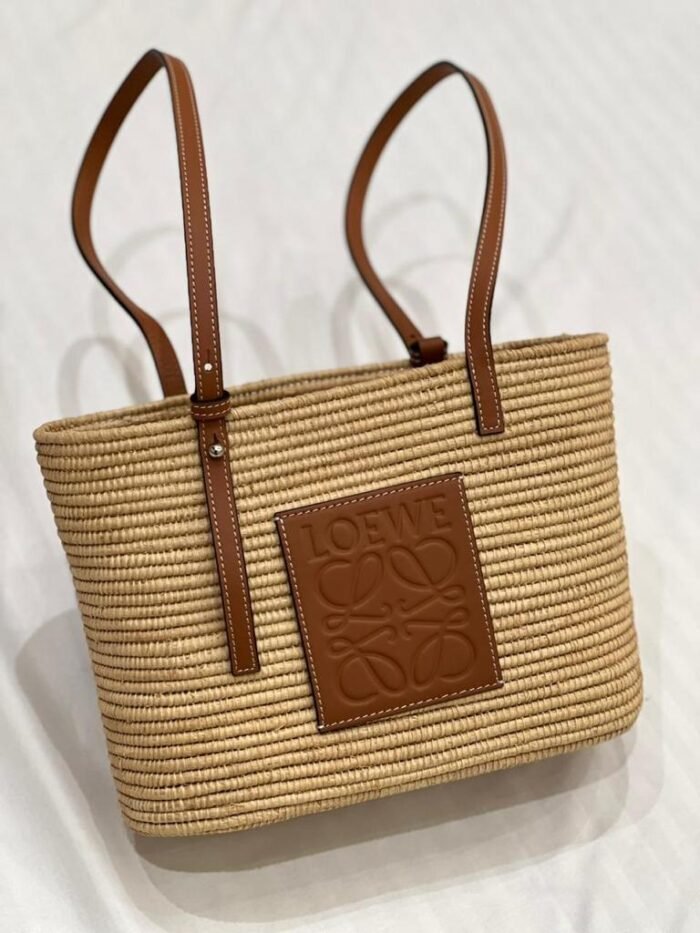 ⁦LOEWE PAULA’S IBIZA SMALL⁩ - الصورة ⁦1⁩