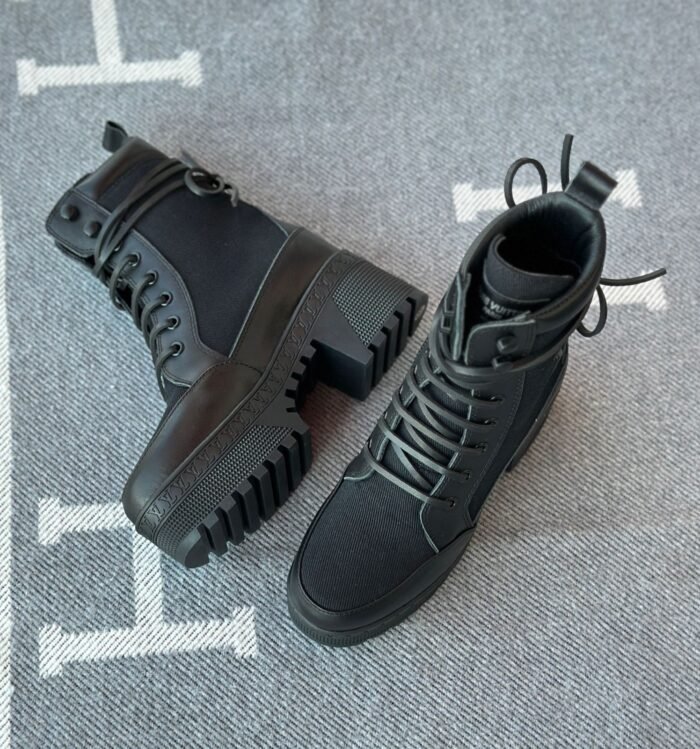LOUIS VUITTON BOOT - Image 1