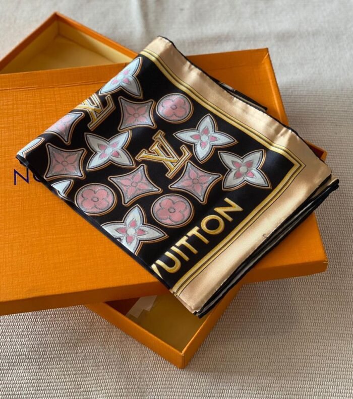 LOUIS VUITTON  90x90 CM - Image 1