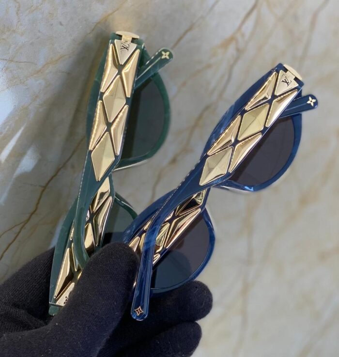 LOUIS VUITTON SUNGLASSES - Image 1