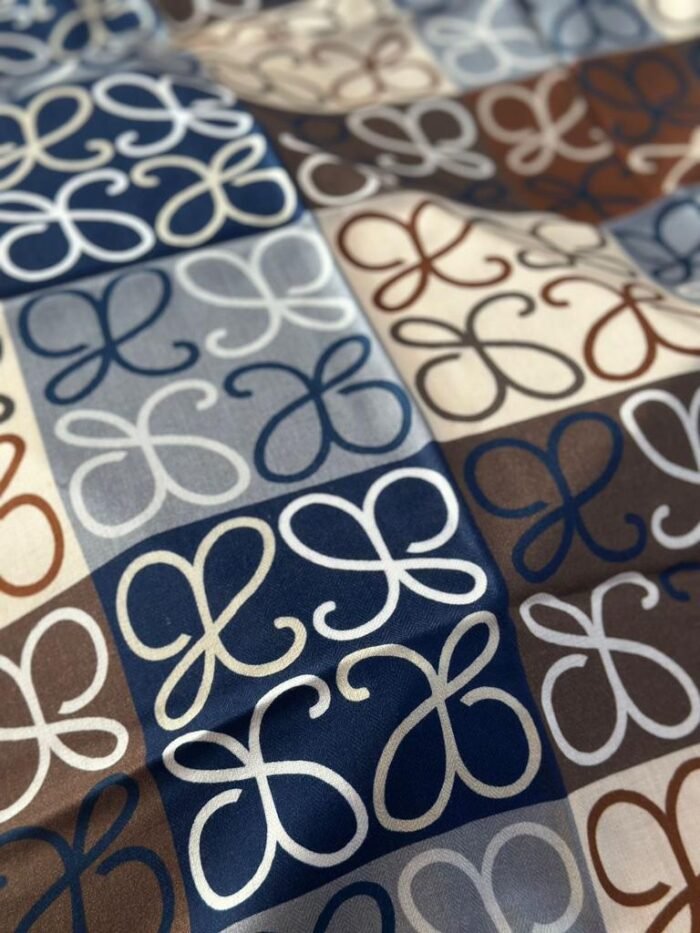 LOEWE 90x90 CM - Image 1