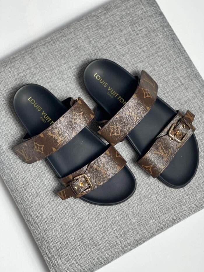 LOUIS VUITTON SANDAL - Image 1