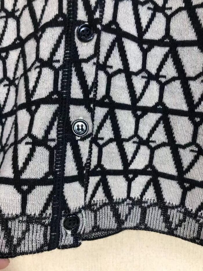 VALENTINO - Image 4