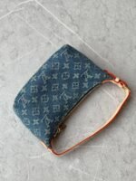 ⁦LOUIS VUITTON NEW HILLS POCHETTE⁩ - الصورة ⁦2⁩