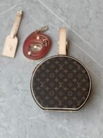 LOUIS VUITTON PETITE BOIT CHAPEAU