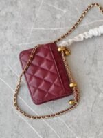 CHANEL CROSSBODY WALLET ON CHAIN - Image 2