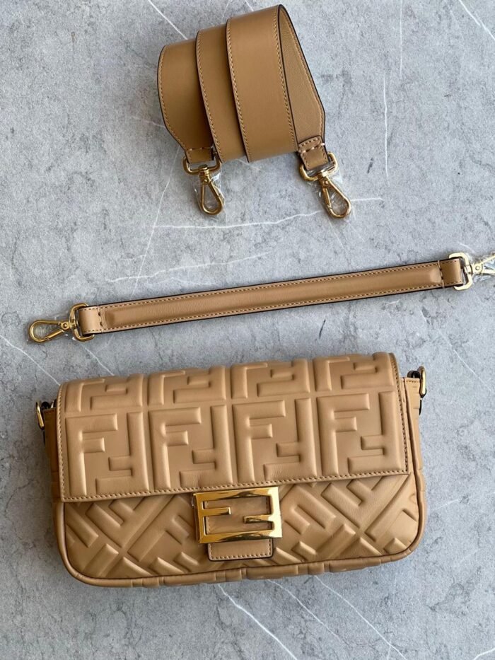 FENDI BAGUETTE IN LEATHER 26CM - Image 1