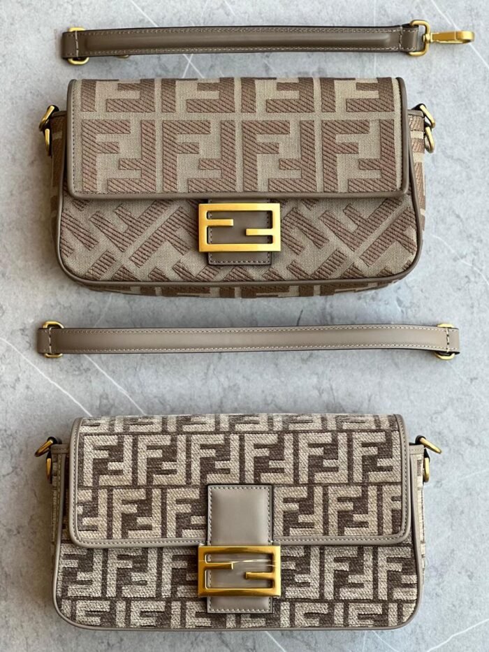 FENDI BAGUETTE 26CM - Image 1