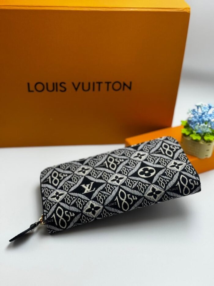 ⁦LOUIS VUITTON WALLET⁩ - الصورة ⁦1⁩
