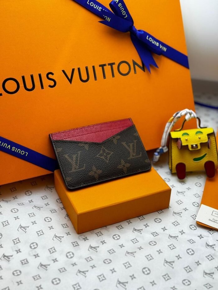 LOUIS VUITTON CARD HOLDER - Image 1