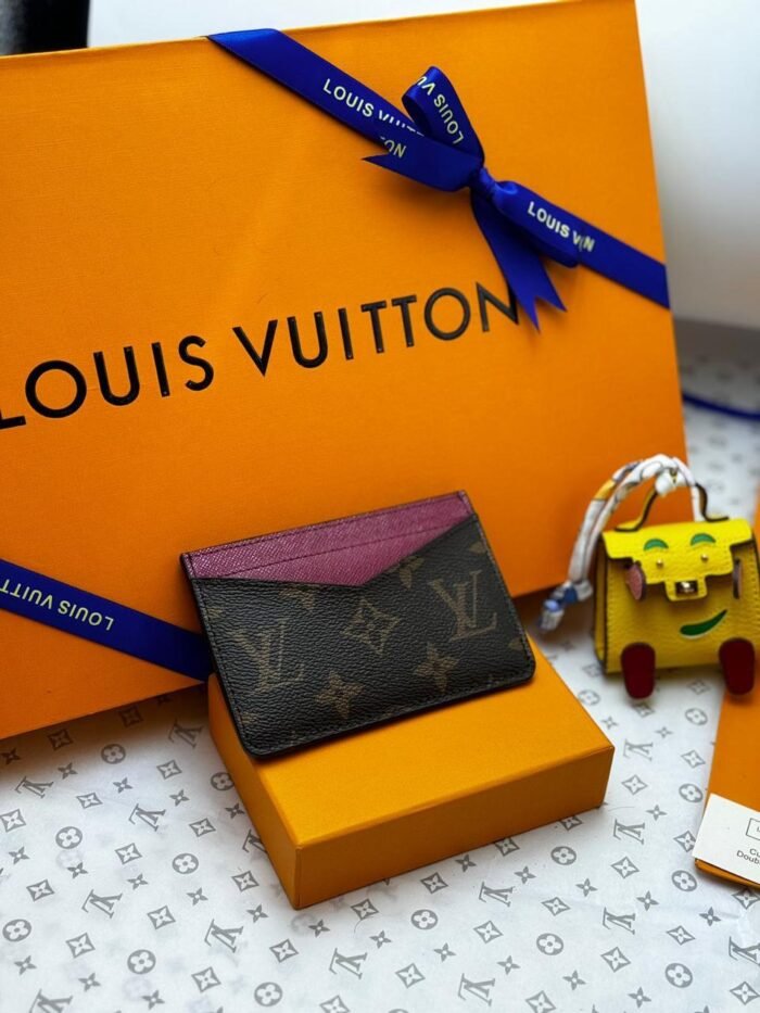 LOUIS VUITTON CARD HOLDER - Image 1