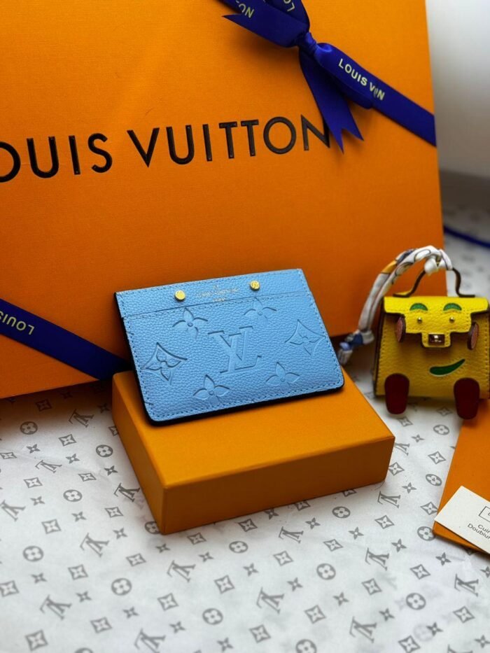 LOUIS VUITTON CARD HOLDER - Image 1