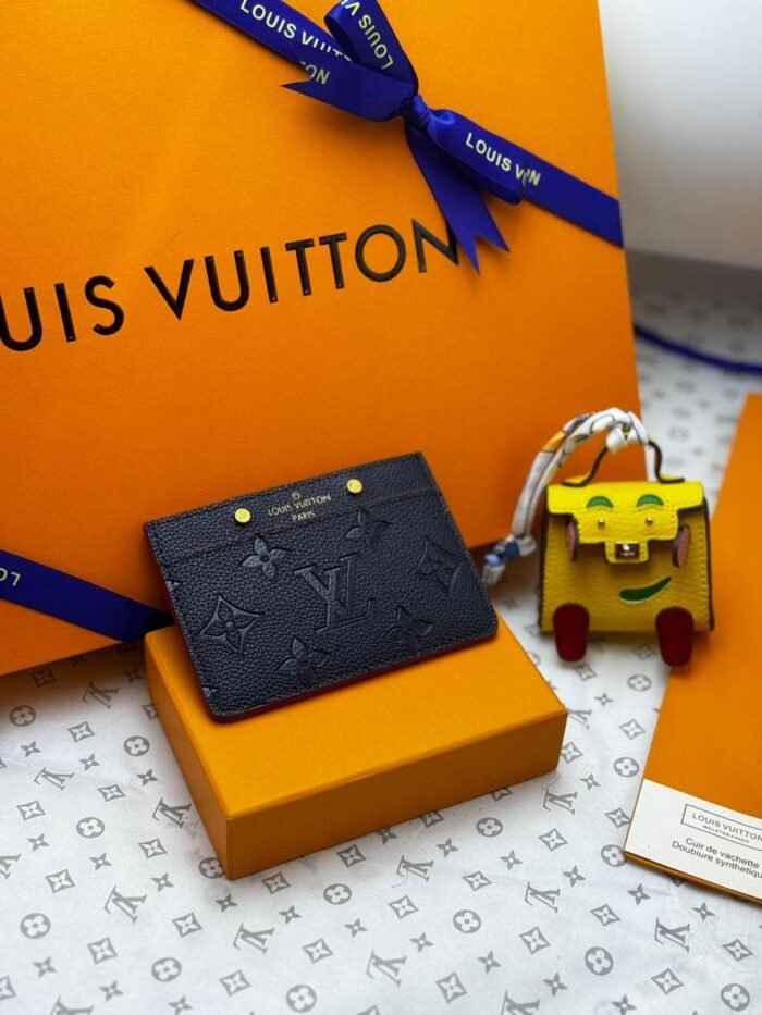 LOUIS VUITTON CARD HOLDER - Image 1