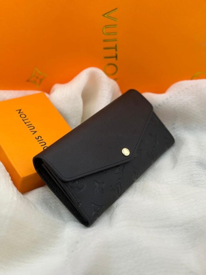LOUIS VUITTON WALLET - Image 1