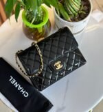CHANEL - 20 CM