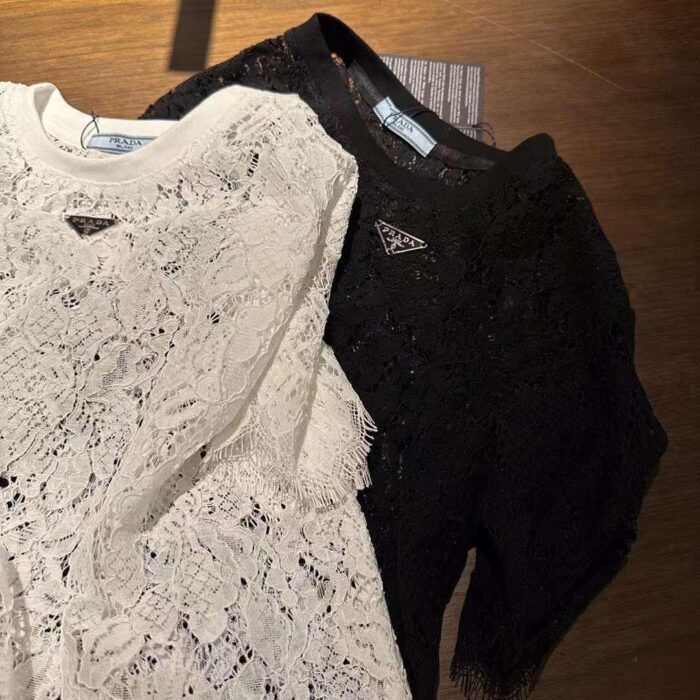 ⁦PRADA T-SHIRT⁩ - الصورة ⁦2⁩