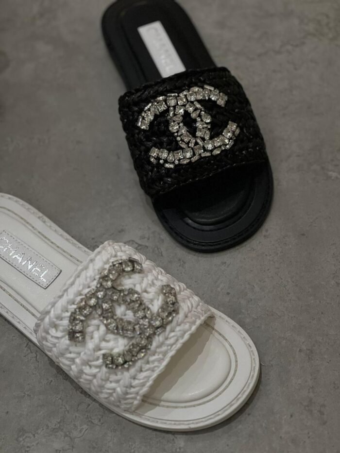 NEW MODEL CHANEL - Image 1