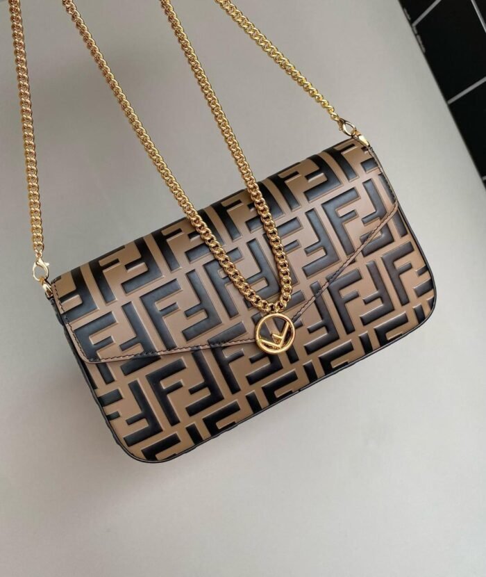 ⁦FENDI⁩ - الصورة ⁦1⁩