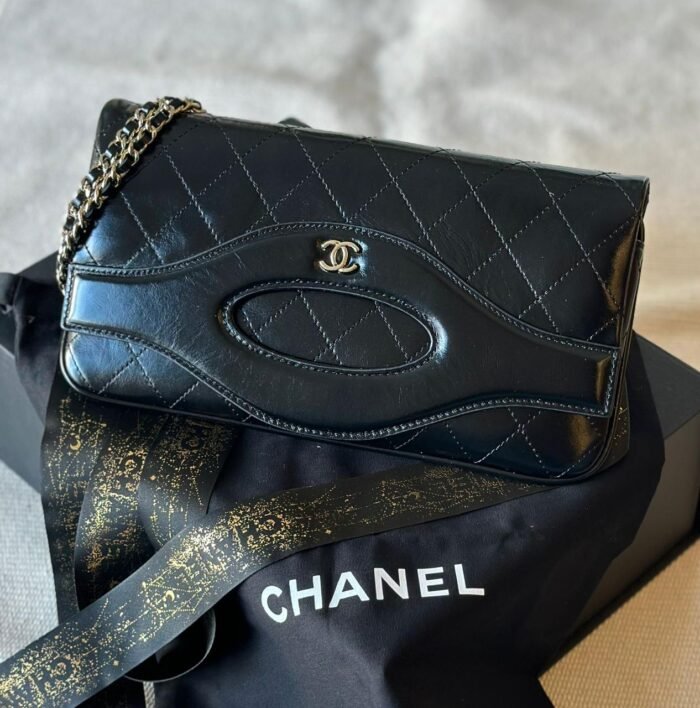 CHANEL - 25 CM - Image 1