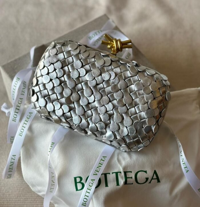 ⁦NEW BOTTEGA VENETA KNOT - 19CM⁩ - الصورة ⁦1⁩