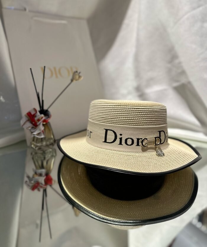 CHRISTIAN DIOR - Image 1