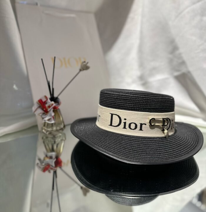 CHRISTIAN DIOR - Image 1