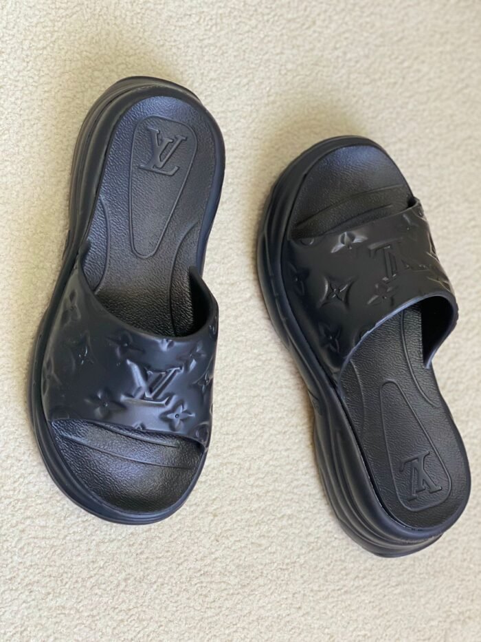 LOUIS VUITTON FLAT - Image 1
