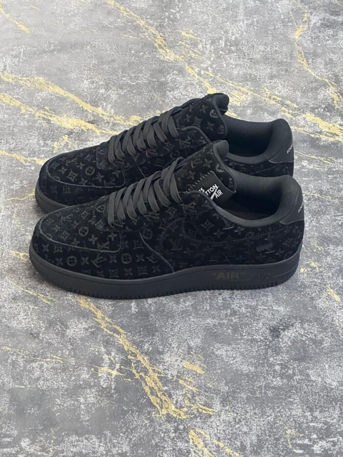 LOUIS VUITTON- Nike - Image 1