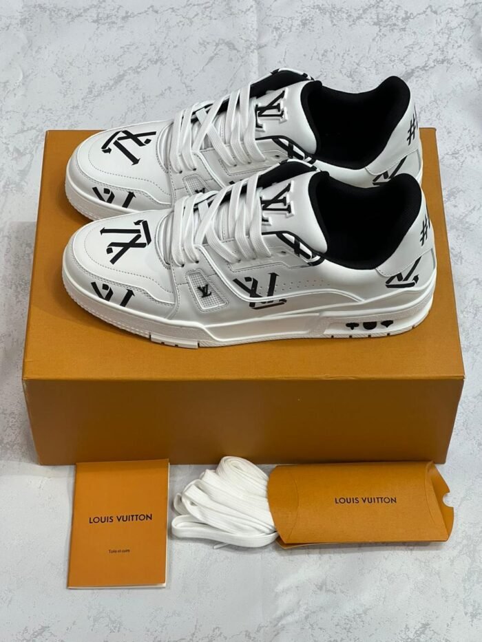 LOUIS VUITTON - Image 1