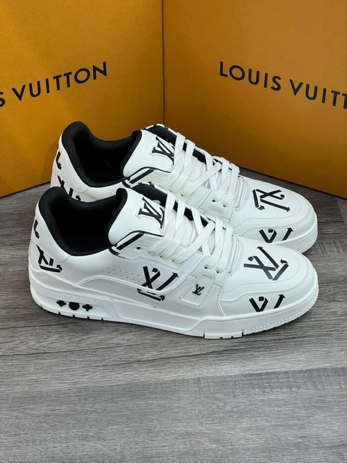 LOUIS VUITTON - Image 1
