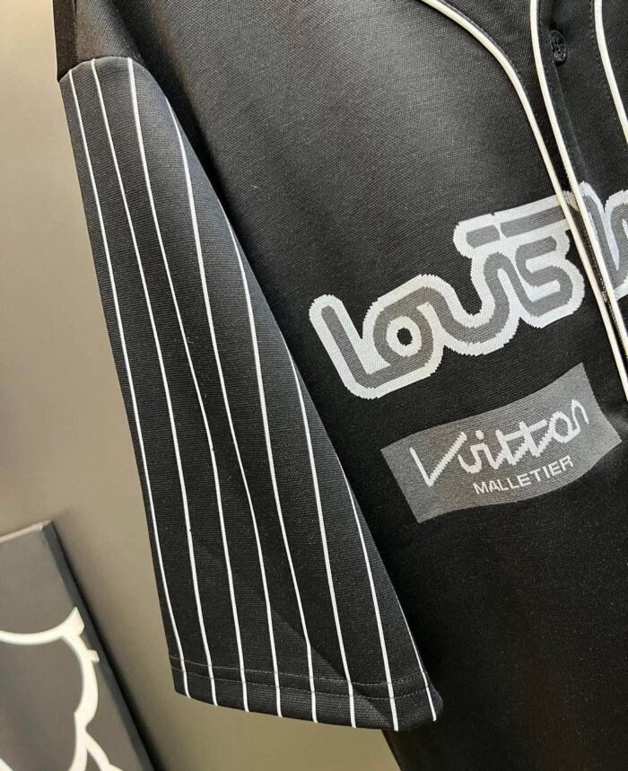 Louis Vuitton - Image 3