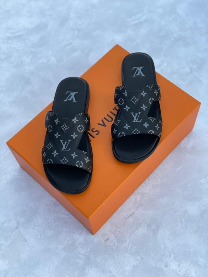 LOUIS VUITTON - Image 1