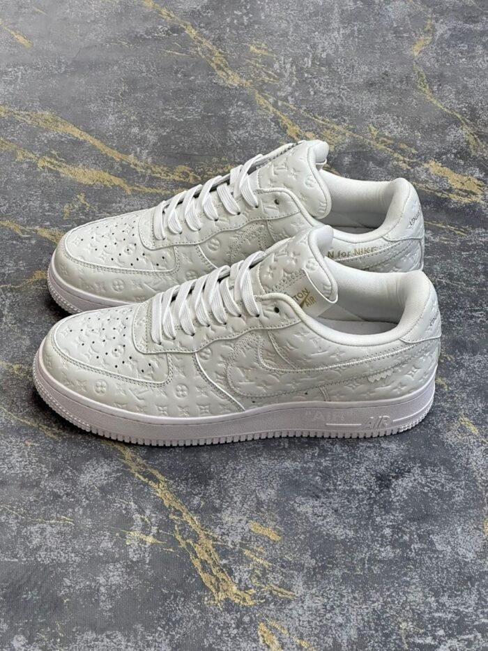 LOUIS VUITTON- Nike - Image 1